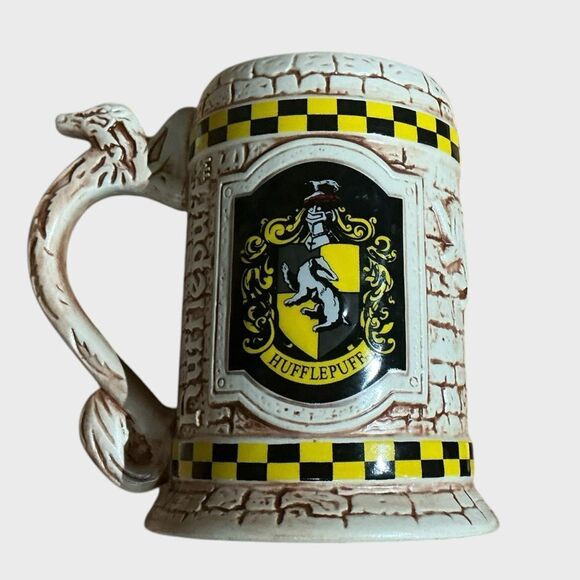 Wizarding World of Harry Potter Sculpted Ceramic Hufflepuff Stein Mug Cup - Picture 2 of 7